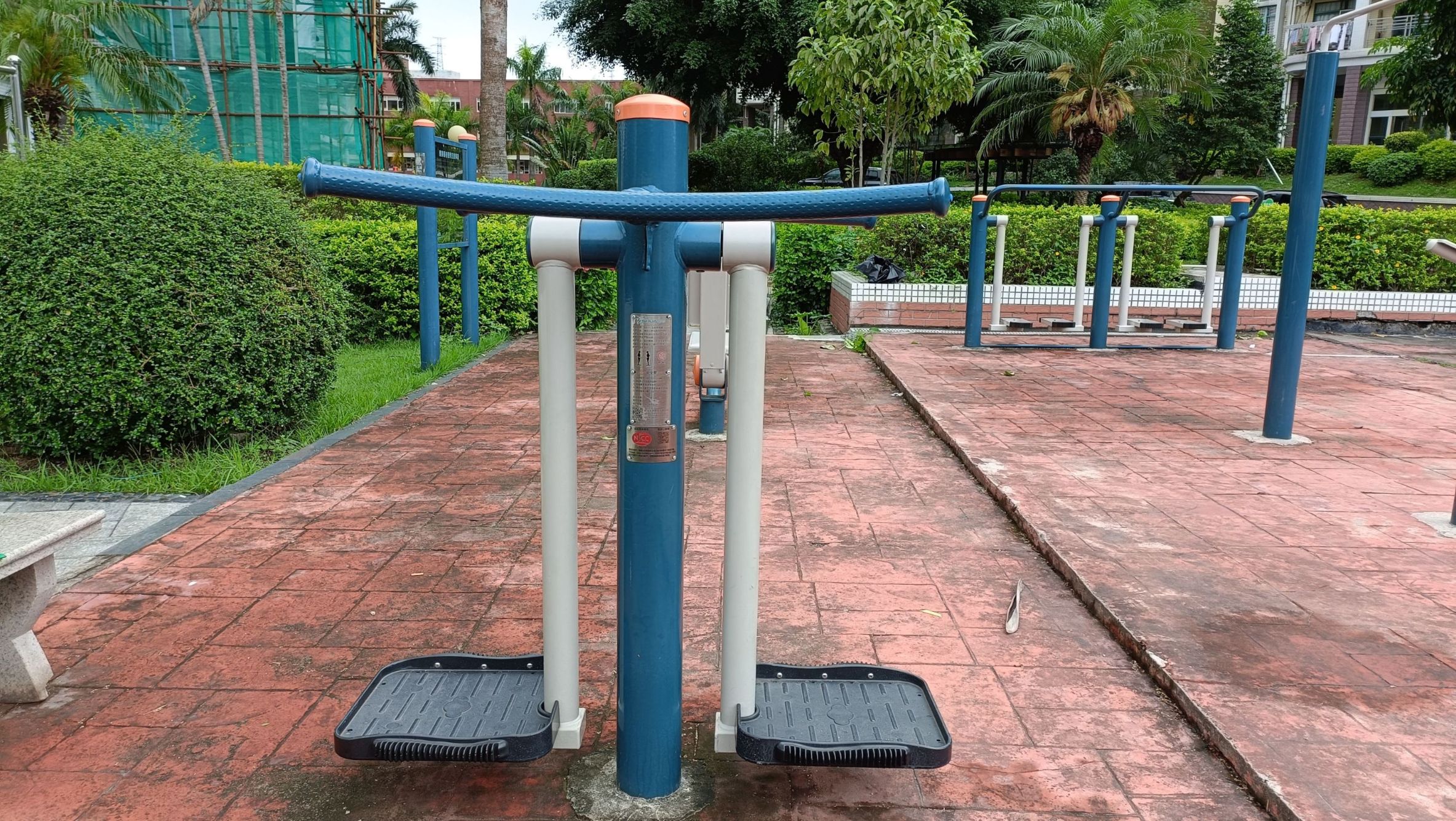 吉柠山庄4栋1单元平台