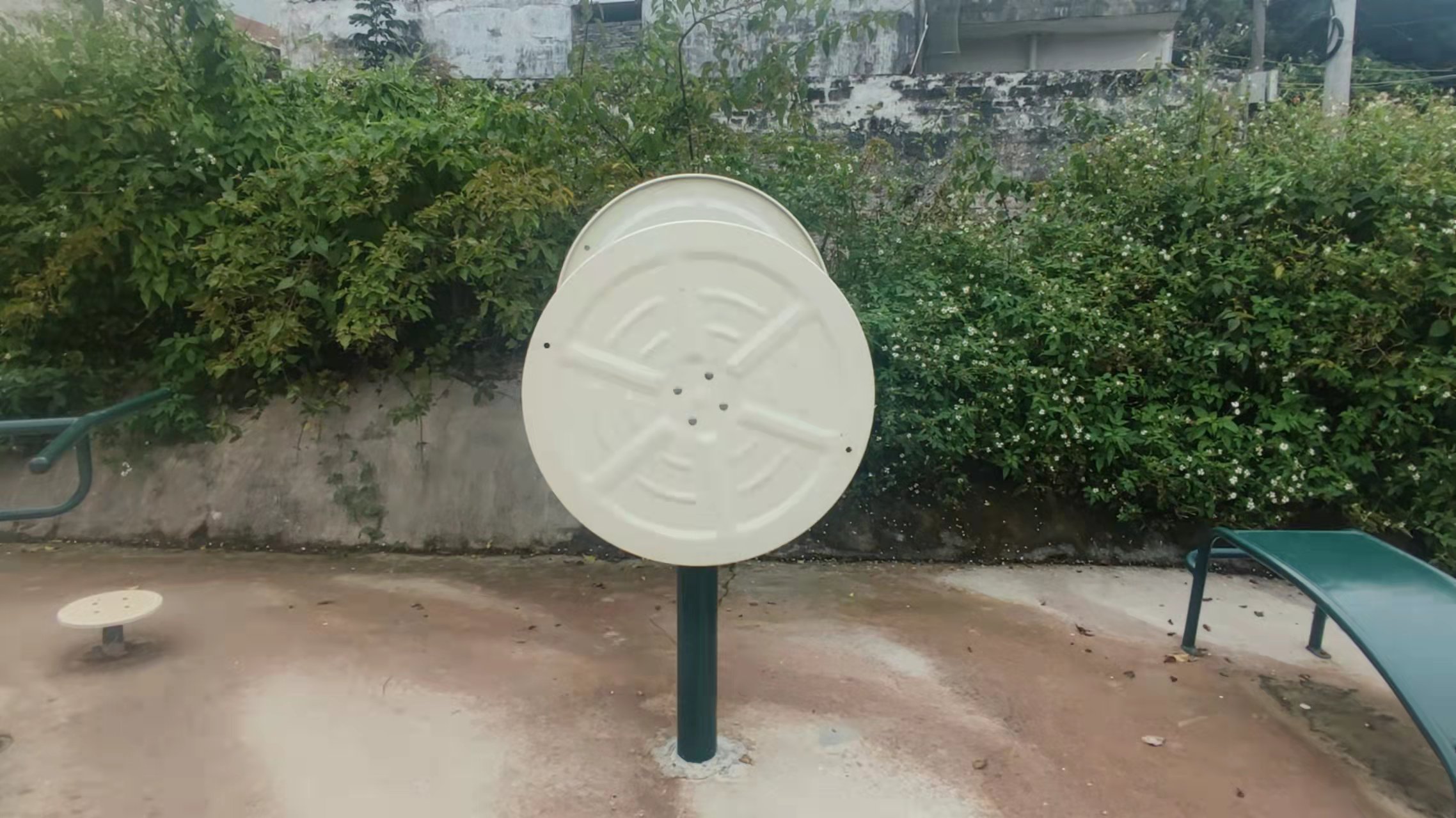 三乡镇白石村锚山篮球场