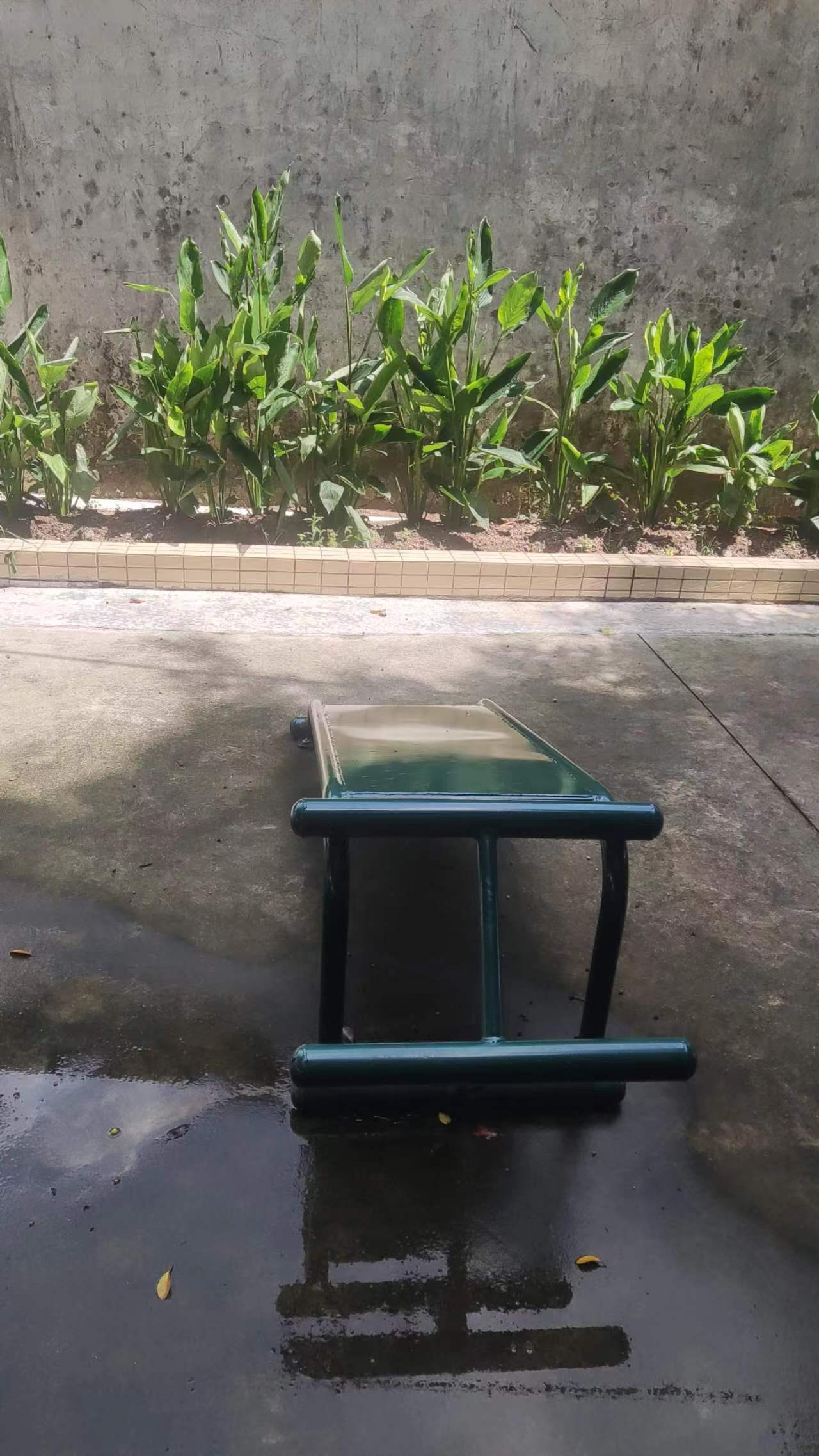 三乡镇白石村三溪旧小学休闲健身广场