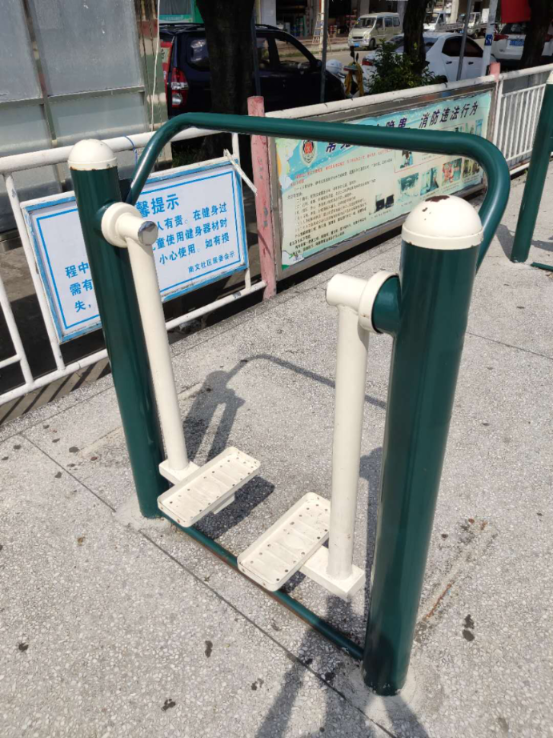 南文社区健身广场