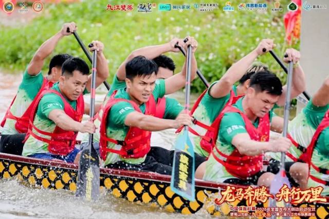 全国龙舟大联动在广东佛山启动，46支“猛龙”劈波斩浪(图4)