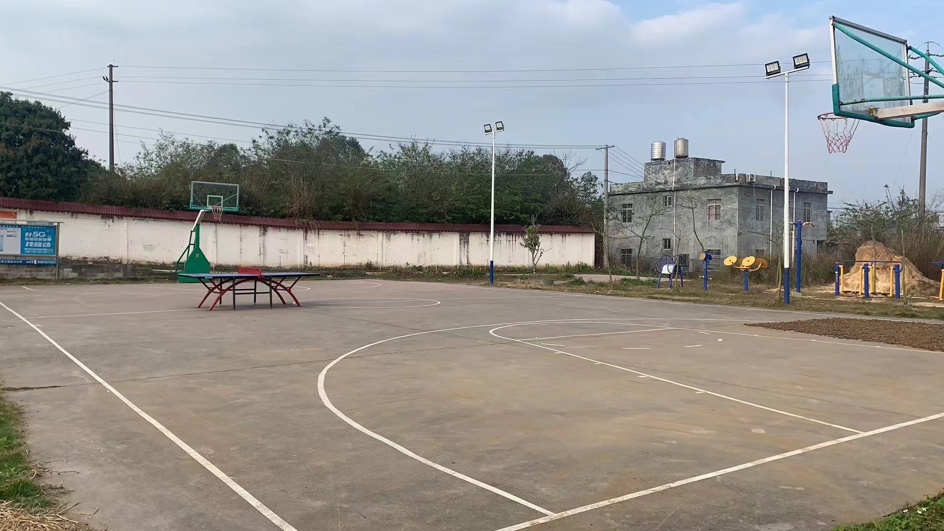 广西壮族自治区钦州市灵山县陆屋镇教坪村委会灵山县陆屋镇教坪村民委员会头顶村全民健身工程篮球架安装项目