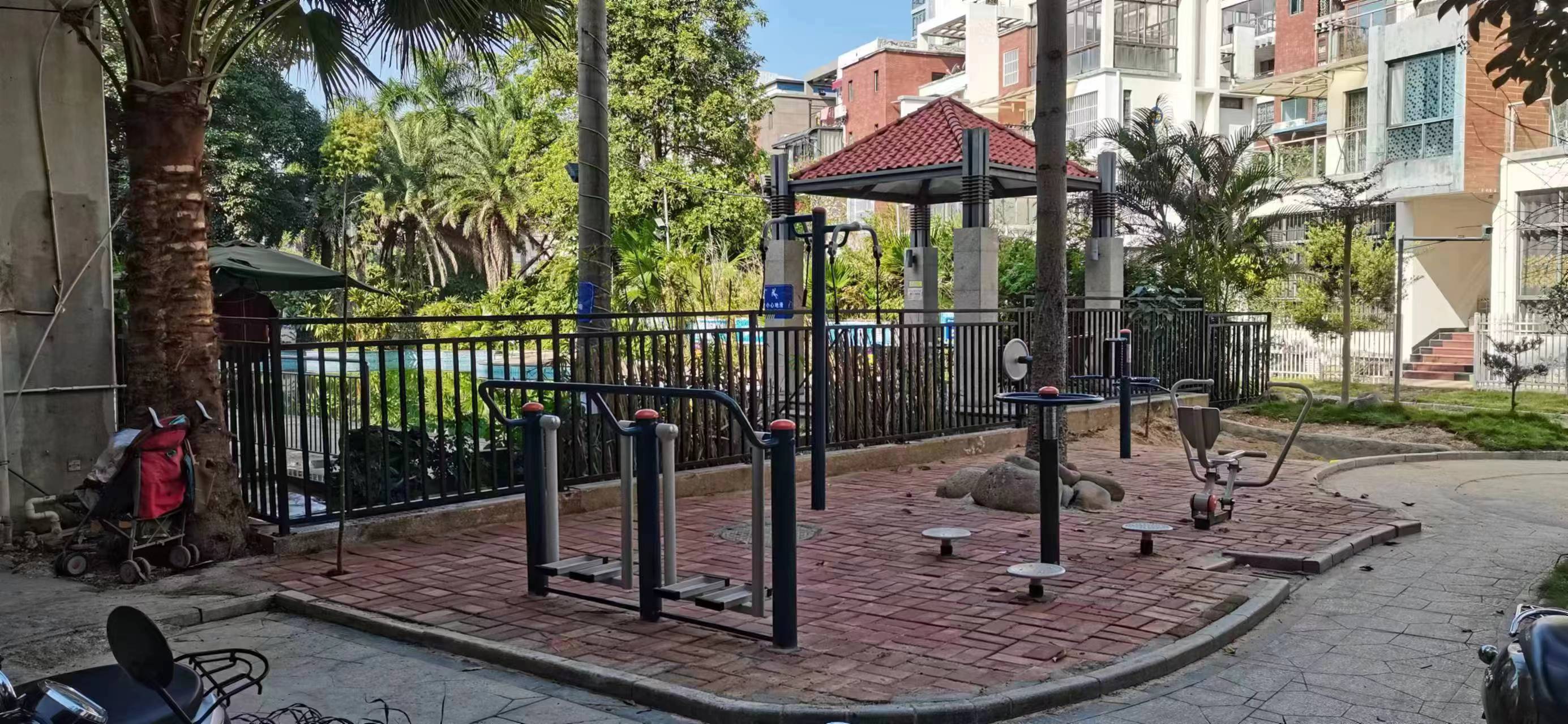 广西壮族自治区钦州市灵山县灵城街道中山社区居委会灵山县灵城街道中山社区居民委员会全民健身工程篮球架安装项目