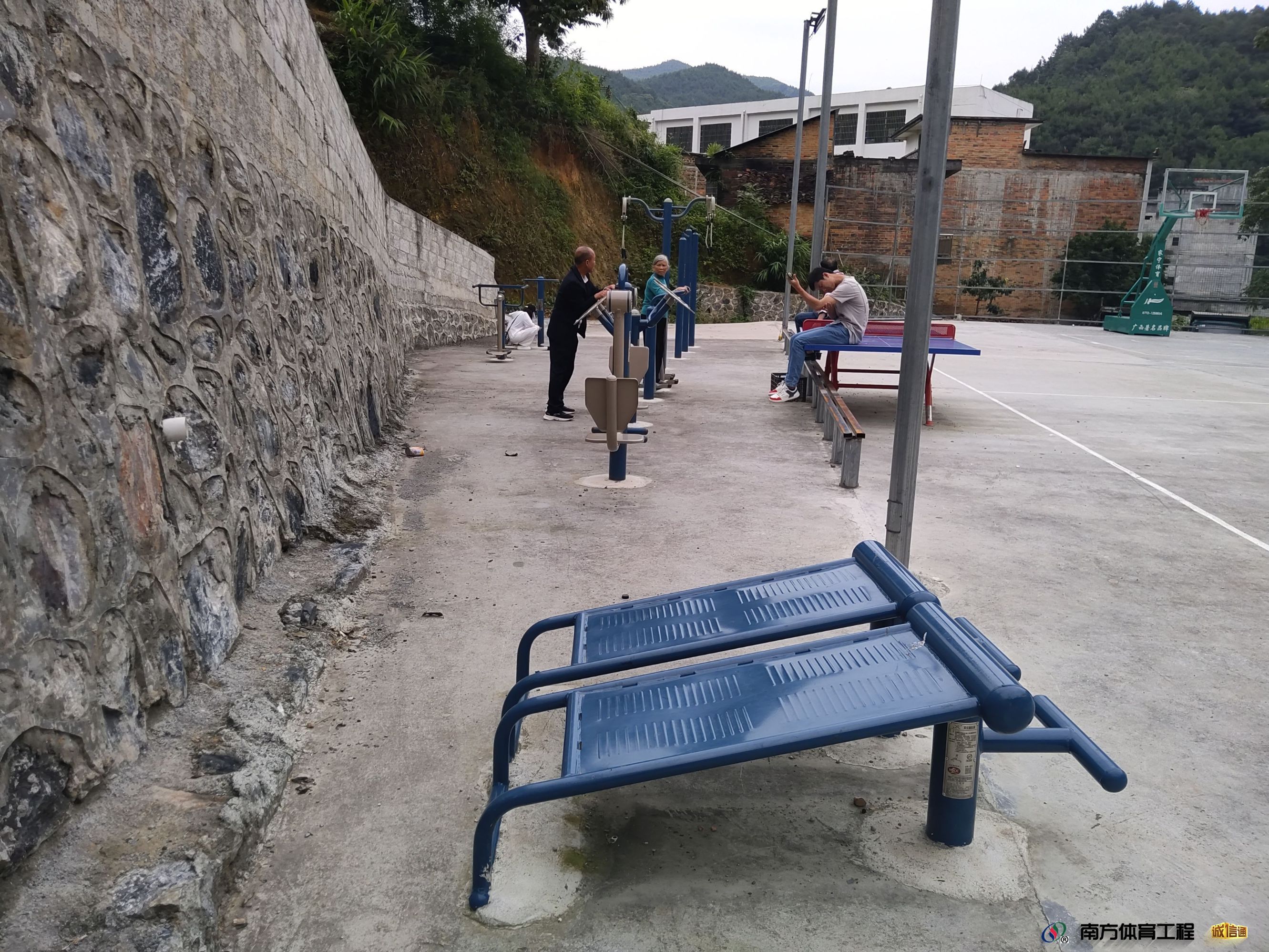 广西壮族自治区河池市巴马瑶族自治县那桃乡那敏村委会巴马瑶族自治县那桃乡那敏村设傍屯篮球架安装维修
