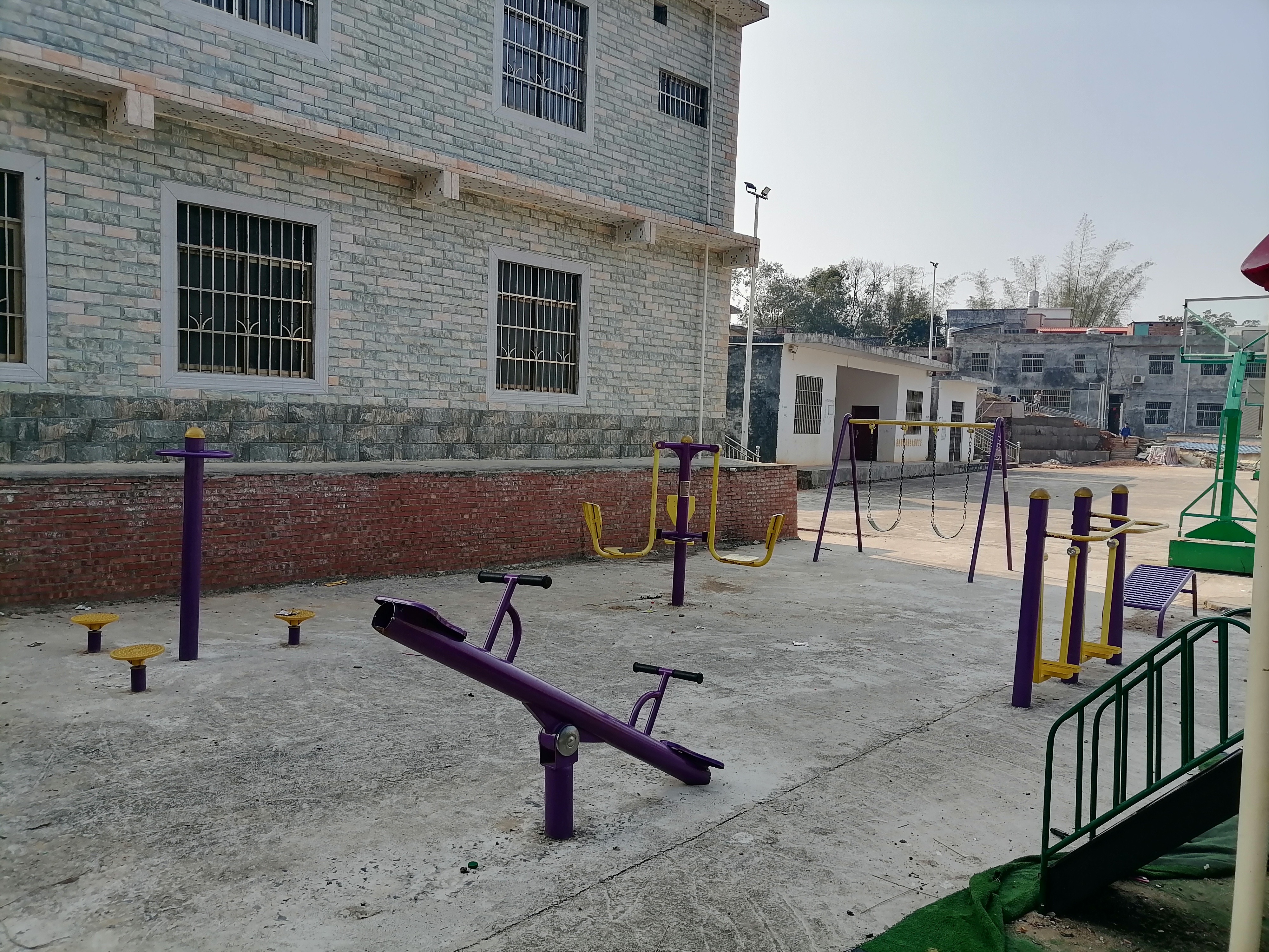 广西壮族自治区钦州市灵山县旧州镇古修村委会灵山县旧州镇古修村古东队全民健身工程篮球架安装项目