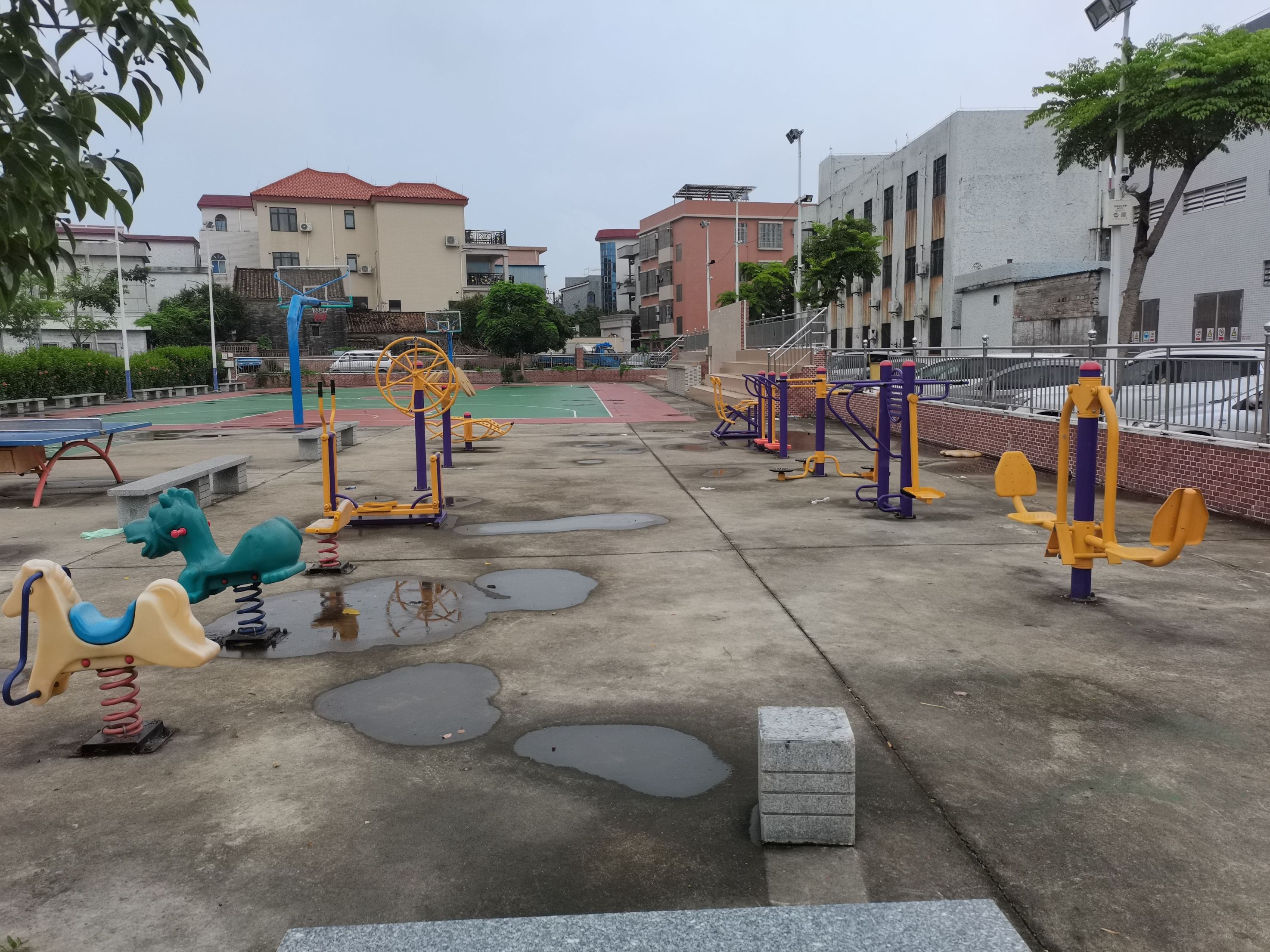 广东省佛山市顺德区龙江镇陈涌社区居委会陈涌社区体育公园全民健身工程篮球架安装项目