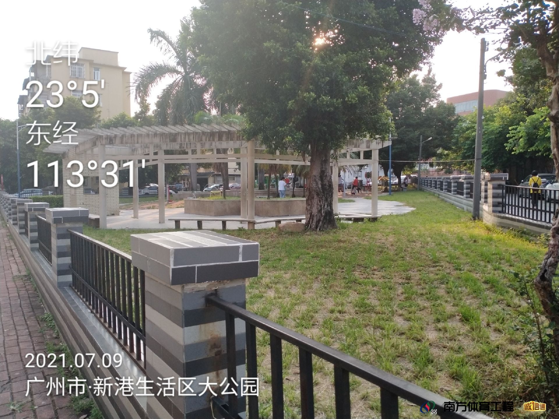 广东省广州市黄埔区南岗街道新港社区居民委员会新港社区健身路径1篮球架