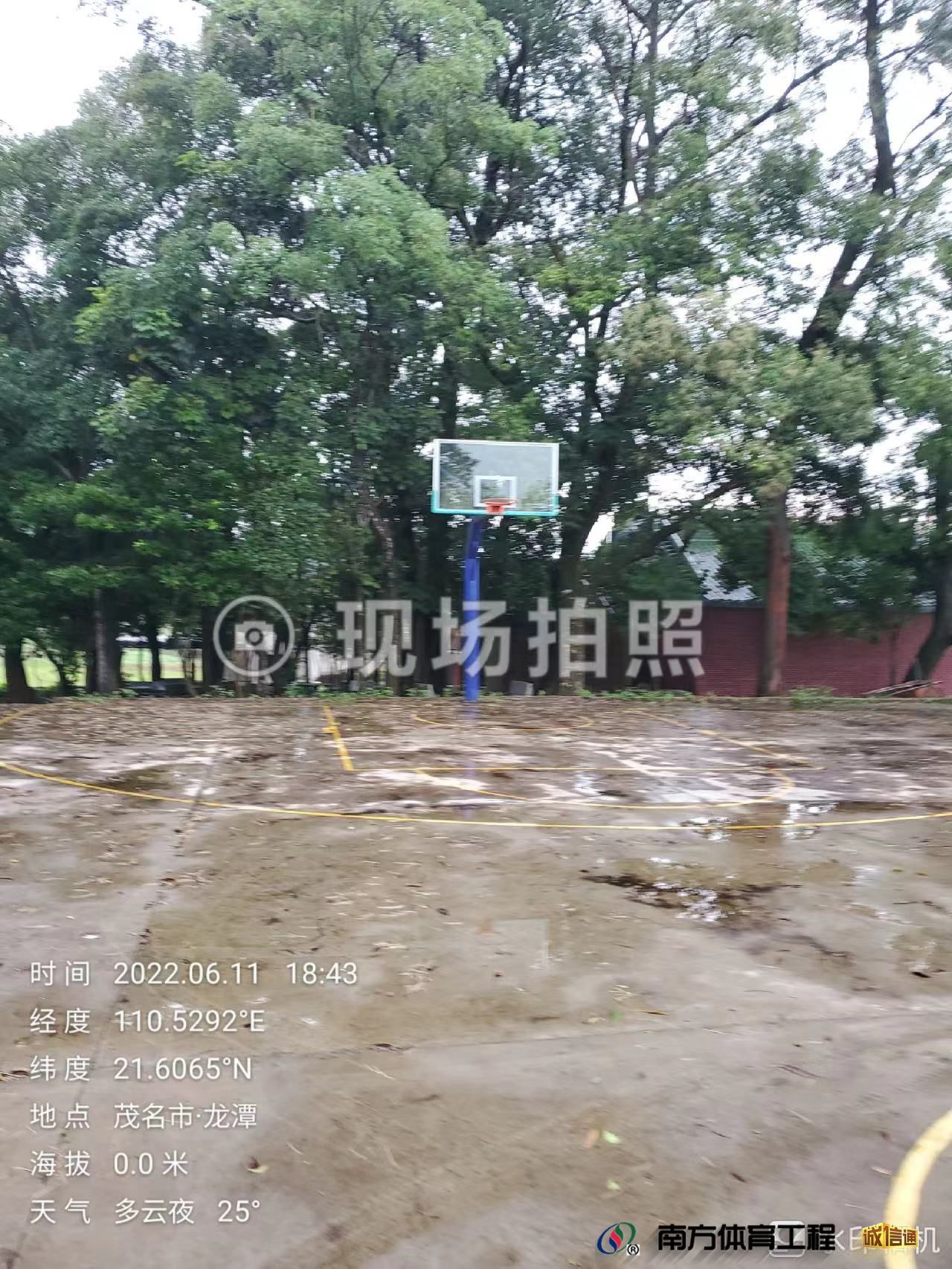 广东省茂名市化州市良光镇良光居委会龙潭村篮球架